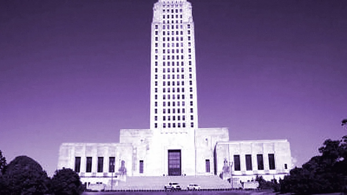 Baton Rouge, United States — panoramic view of Louisiana State Capitol