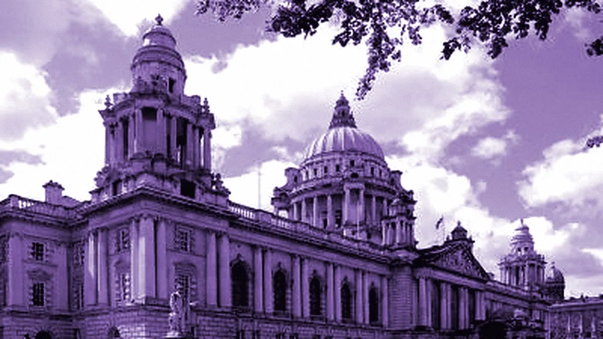 Belfast, United Kingdom — panoramic view of Belfast City Hall