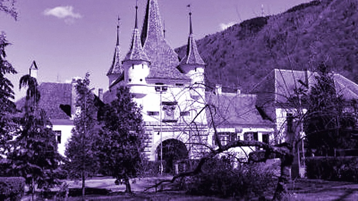 Brașov, Romania — panoramic view of Poarta Ecaterinei