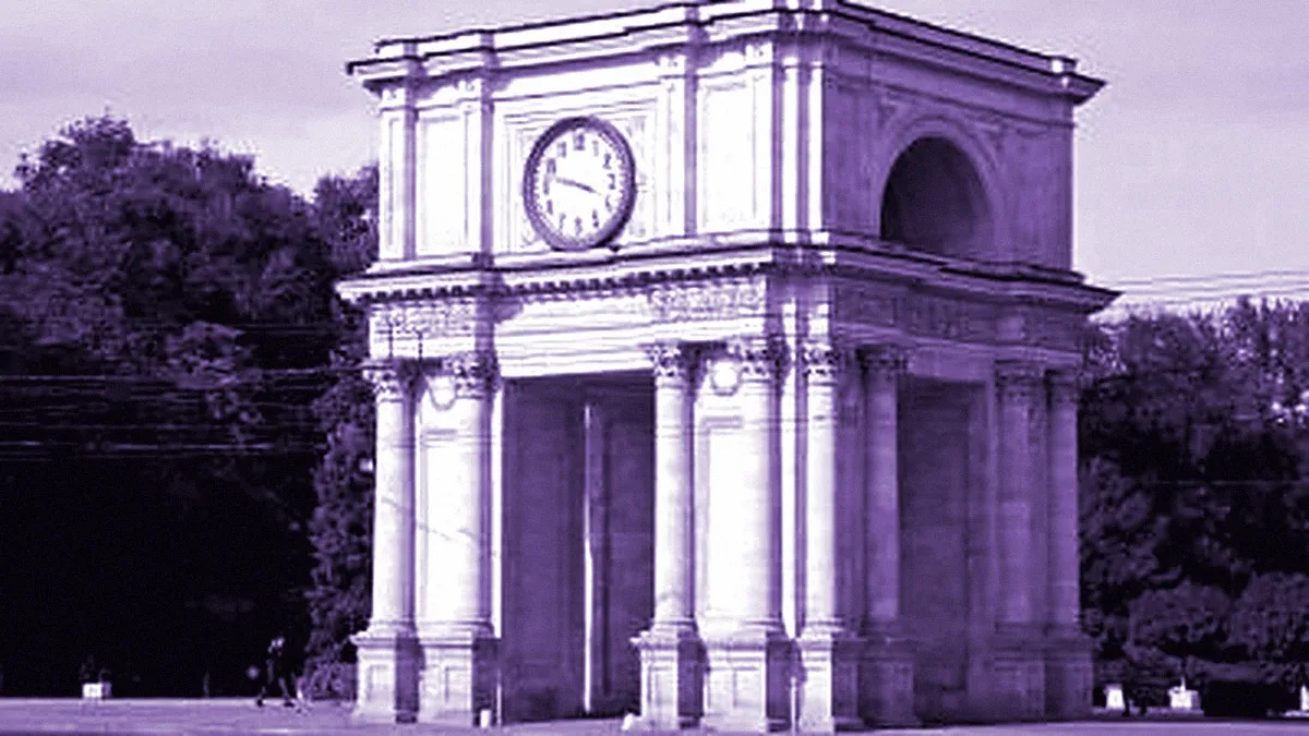 Chisinau, Moldova — panoramic view of Triumphal Arch
