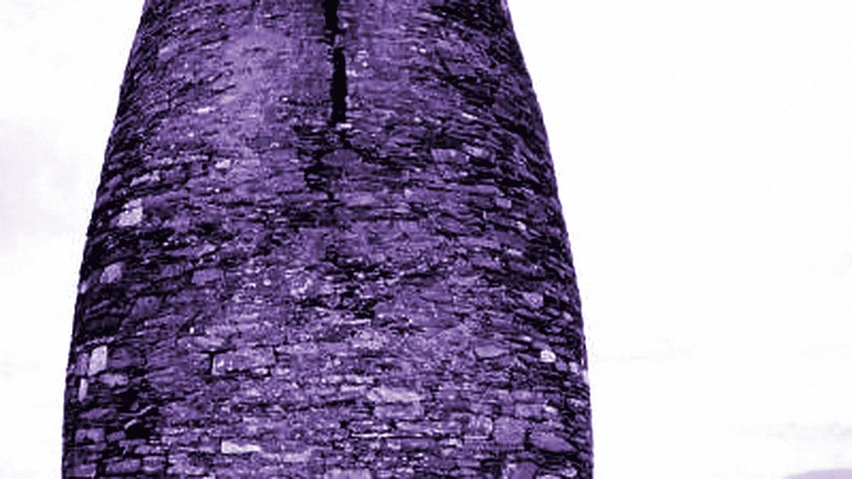 Dingle, Ireland — panoramic view of Eask Tower