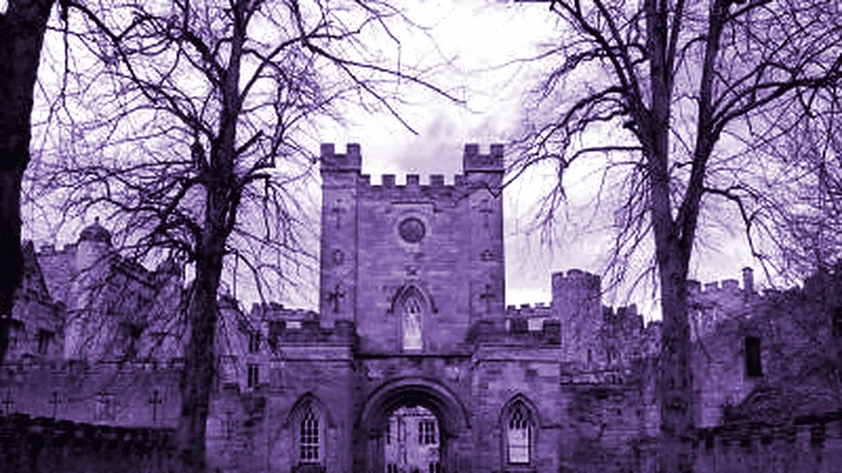 Durham, United Kingdom — panoramic view of Durham Castle