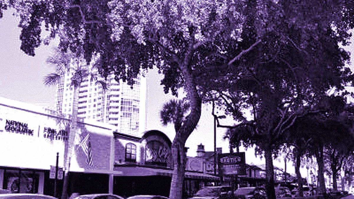 Fort Lauderdale, United States — panoramic view of Las Olas Boulevard