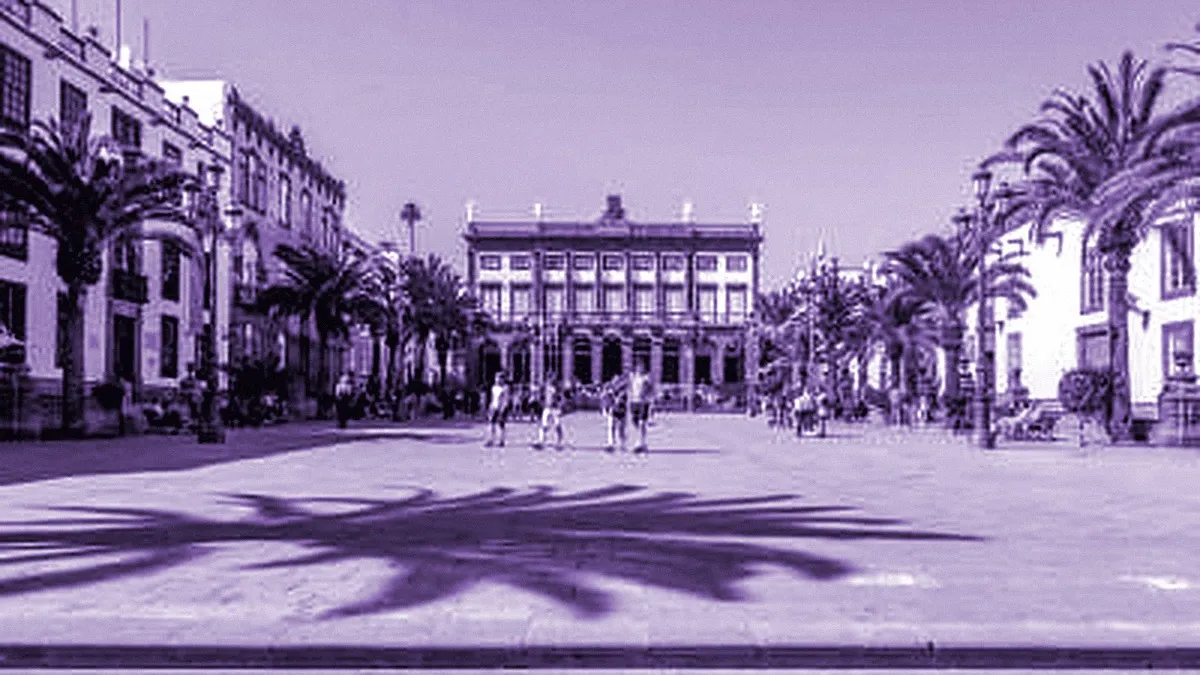 Las Palmas de Gran Canaria, Spain — panoramic view of Main Square of Santa Ana