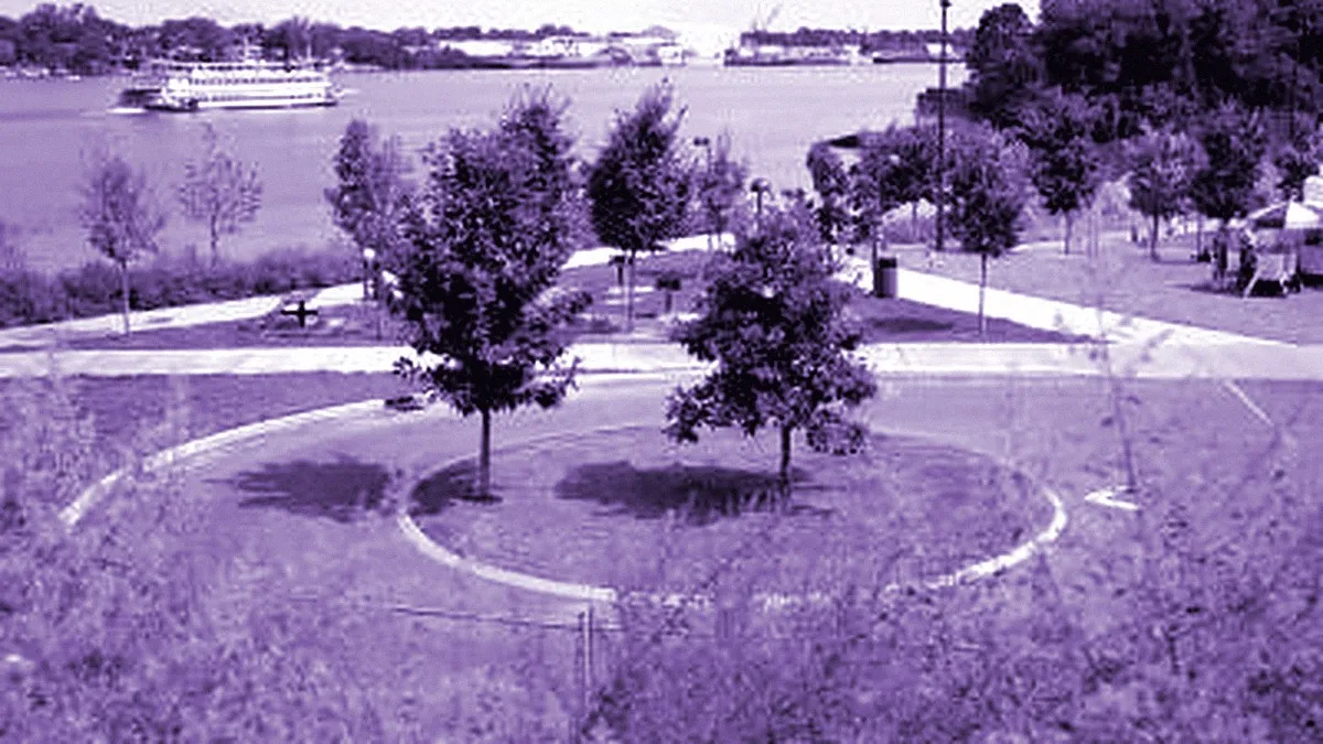 Louisville, United States — panoramic view of the Waterfront Park
