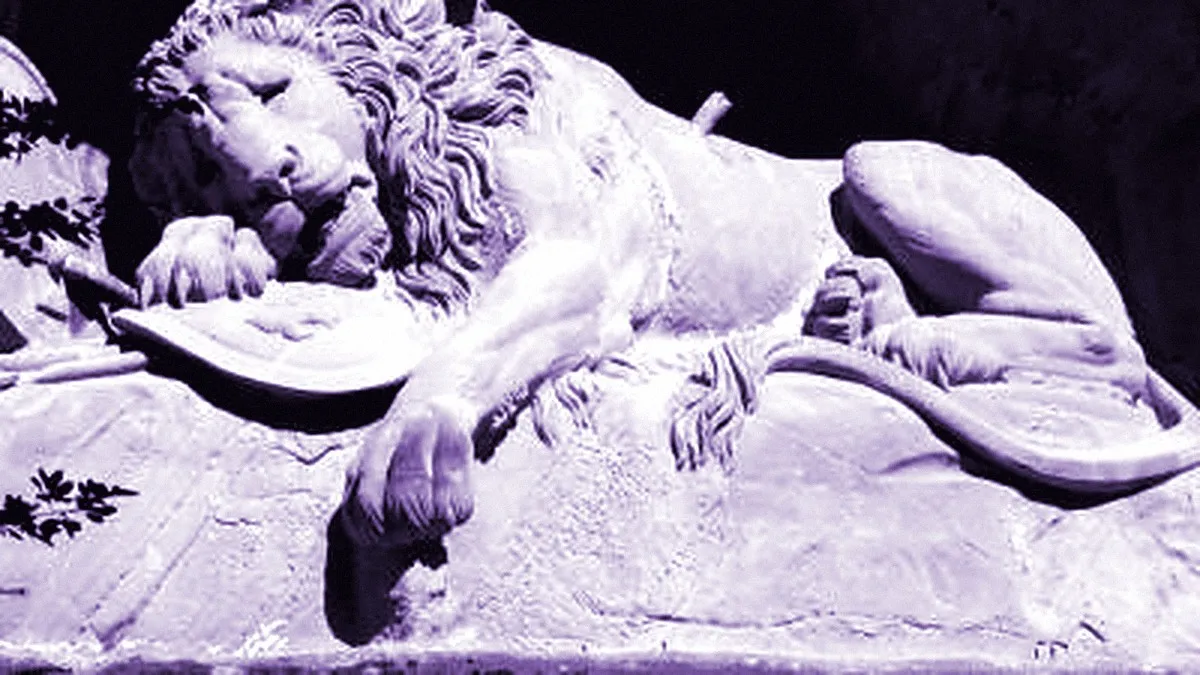 Lucerne, Switzerland — panoramic view of Lion Monument