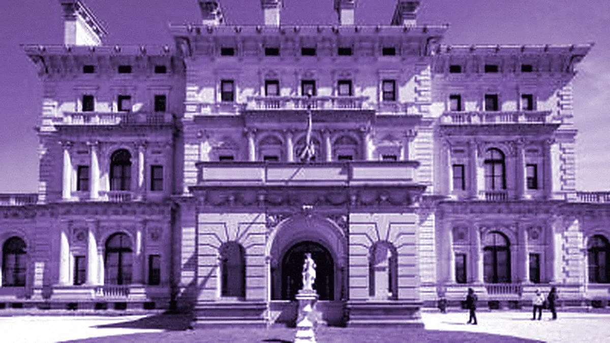 Newport, United States — panoramic view of The Breakers