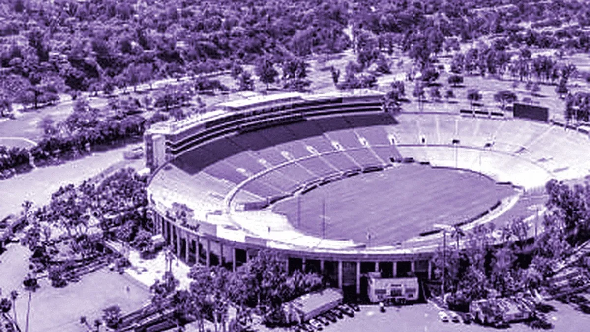 Pasadena, United States — panoramic view of Rose Bowl Stadium