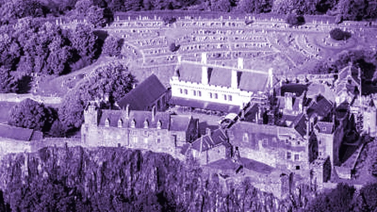 Stirling, United Kingdom — panoramic view of Stirling Castle