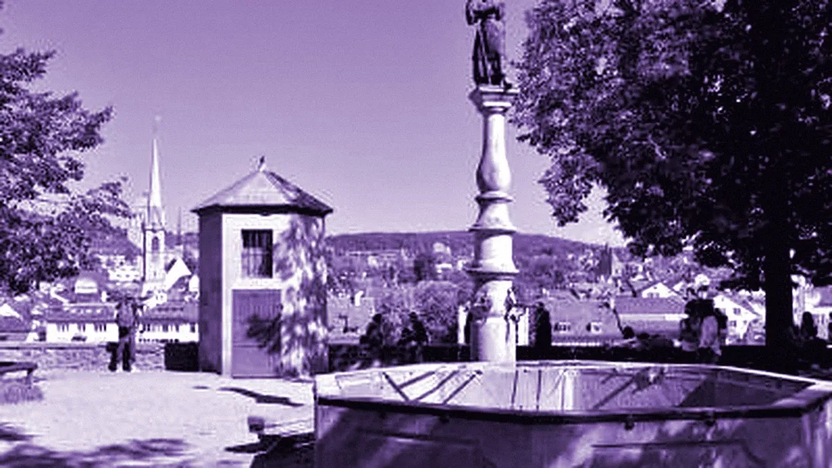 Zürich, Switzerland — panoramic view of Lindenhof Square